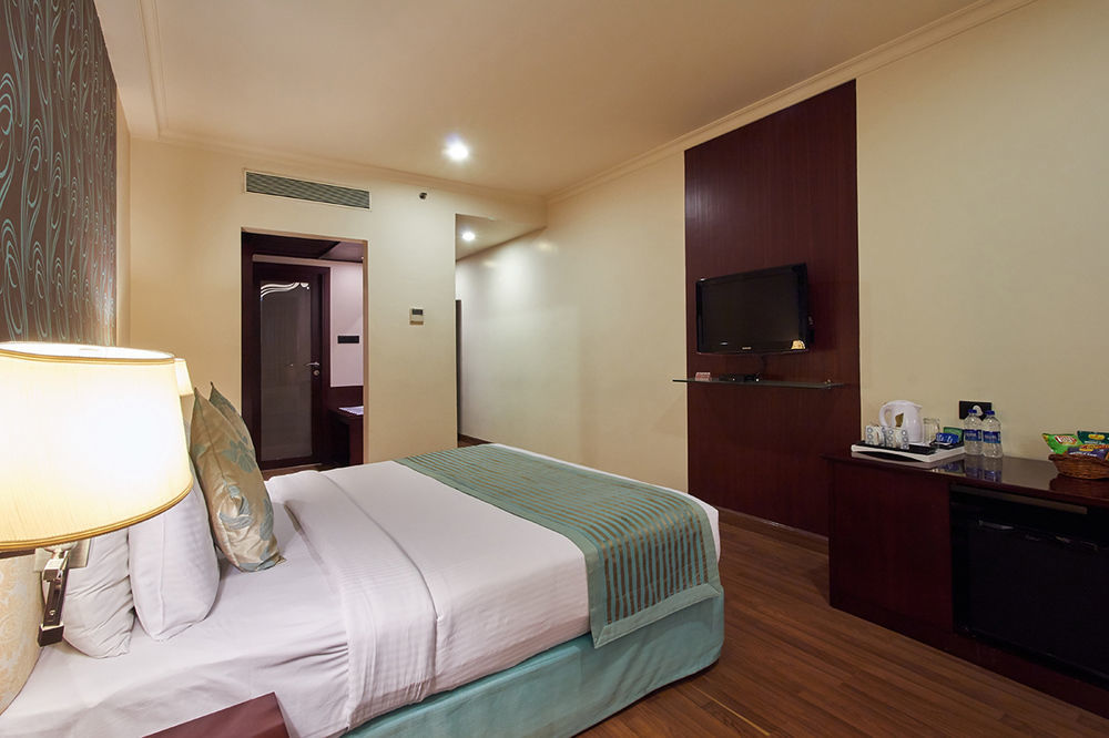 Royalton Hyderabad Abids Hotel Exterior photo