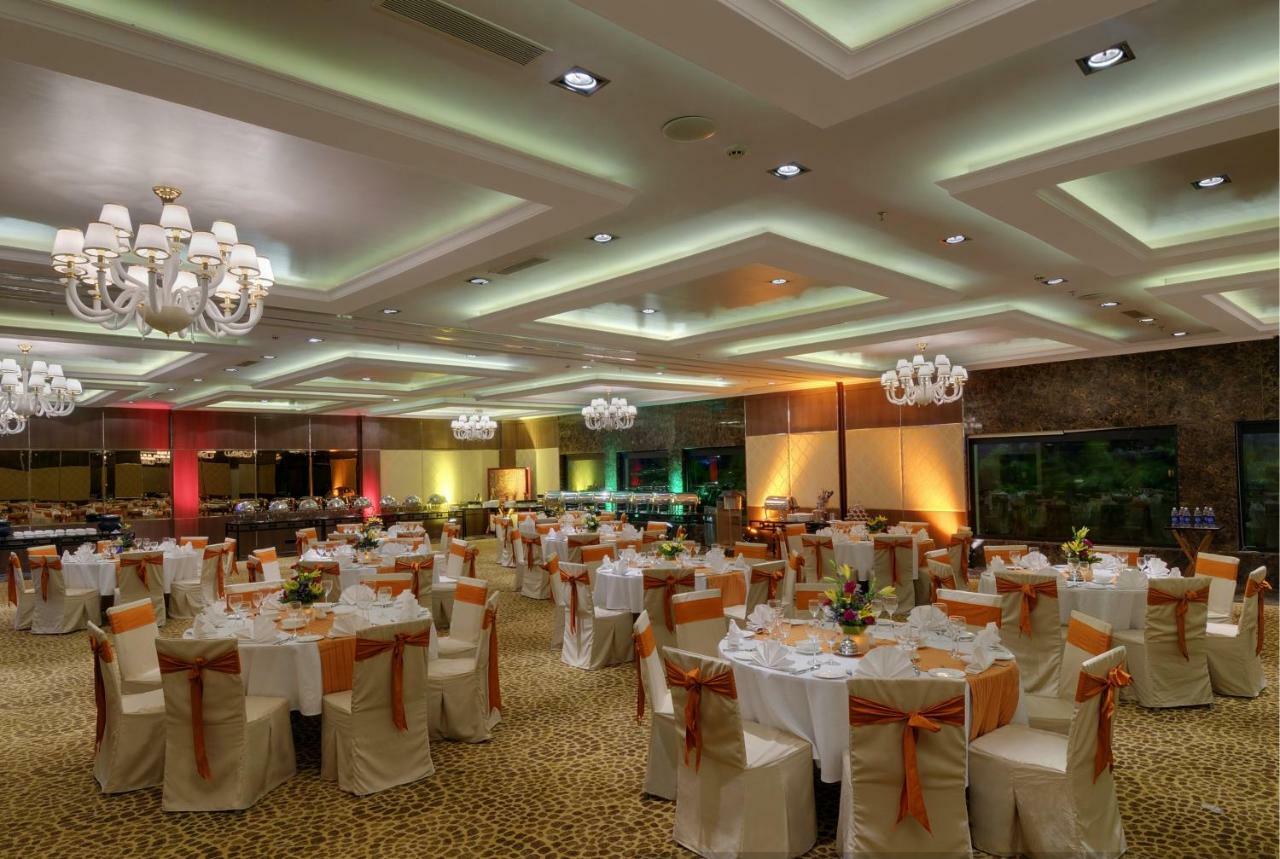 Royalton Hyderabad Abids Hotel Exterior photo